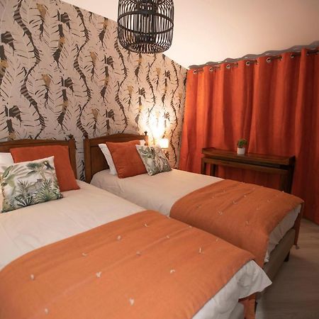 Chambre Jungle Dans Maison D'Hote "Le Petit Clouet"- 로쉐코르봉 외부 사진