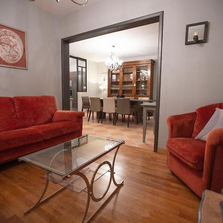 Chambre Jungle Dans Maison D'Hote "Le Petit Clouet"- 로쉐코르봉 외부 사진