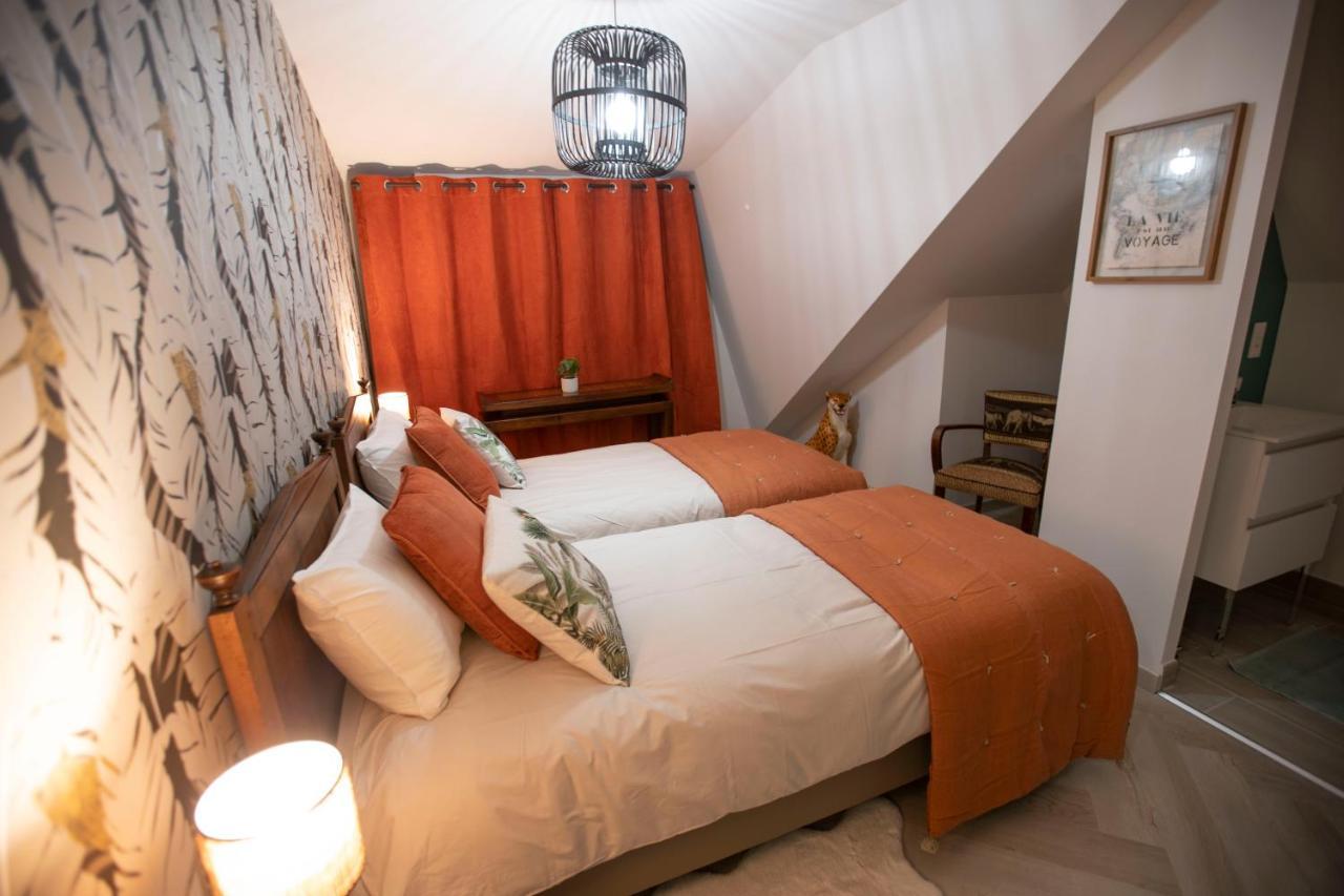 Chambre Jungle Dans Maison D'Hote "Le Petit Clouet"- 로쉐코르봉 외부 사진